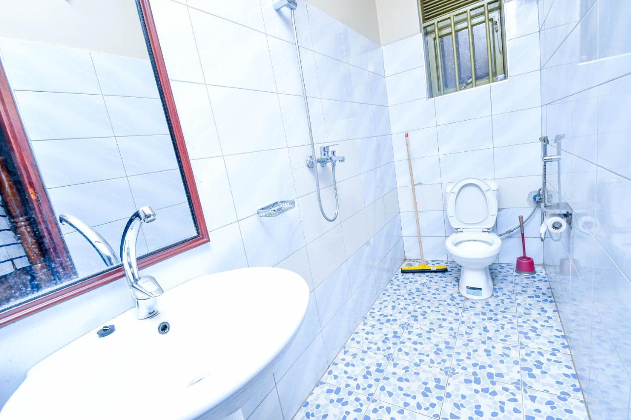 Peace Of Mind Suites エンテベ エクステリア 写真